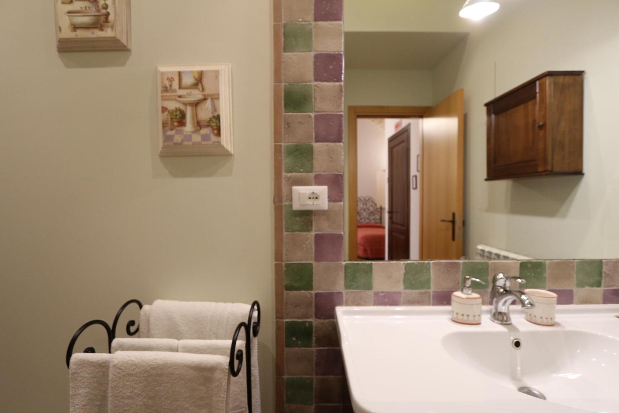 La Casina Colorata Hotel Assisi Luaran gambar