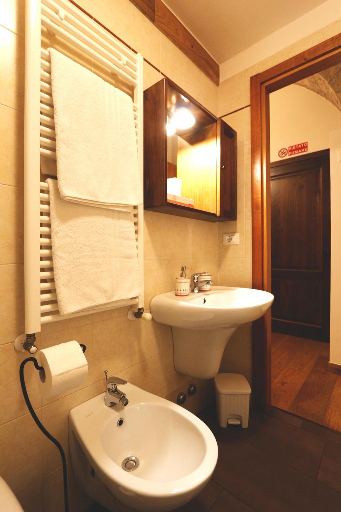 La Casina Colorata Hotel Assisi Luaran gambar