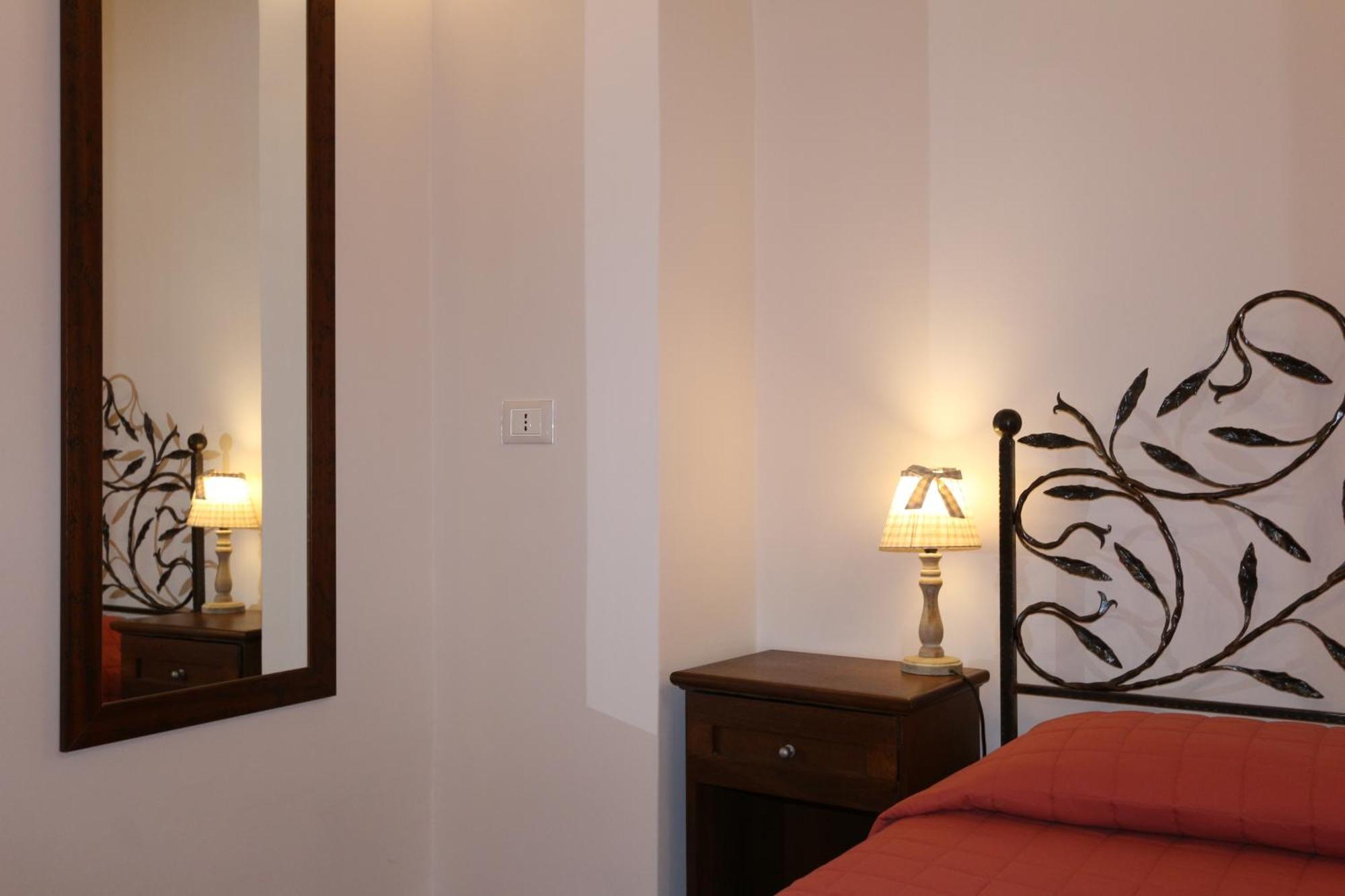 La Casina Colorata Hotel Assisi Luaran gambar